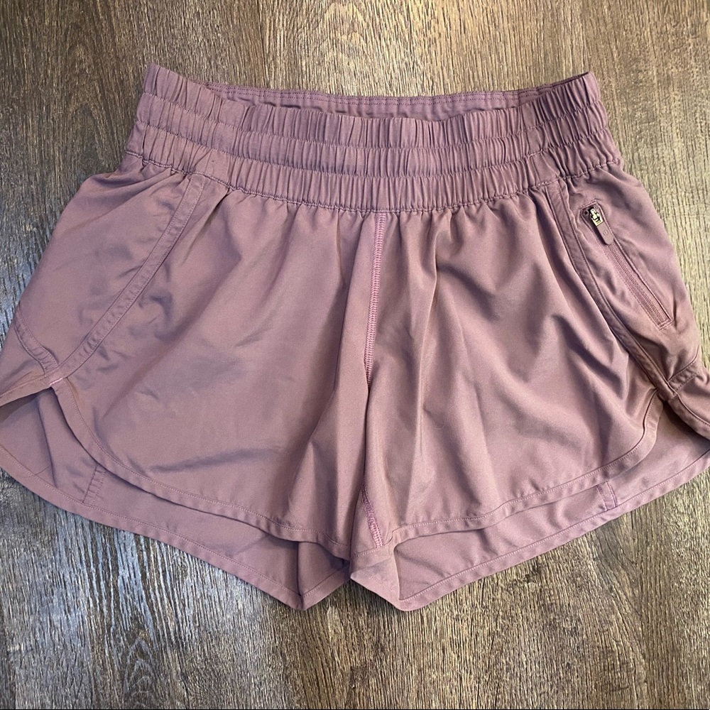 Lululemon Tracker Shorts Size 8